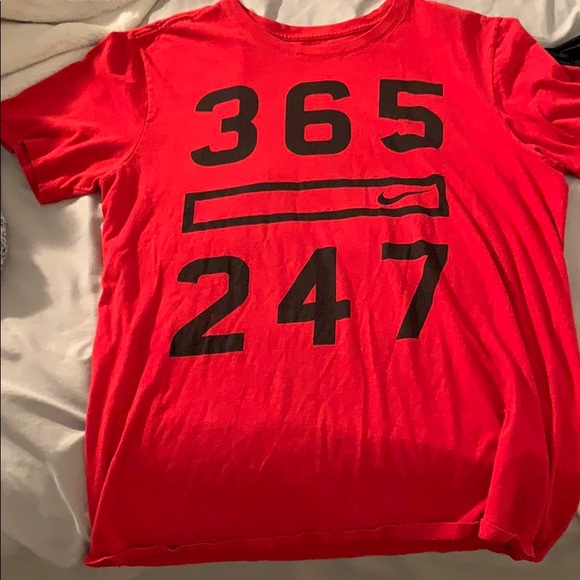 Nike shirts - Picture 3 of 5